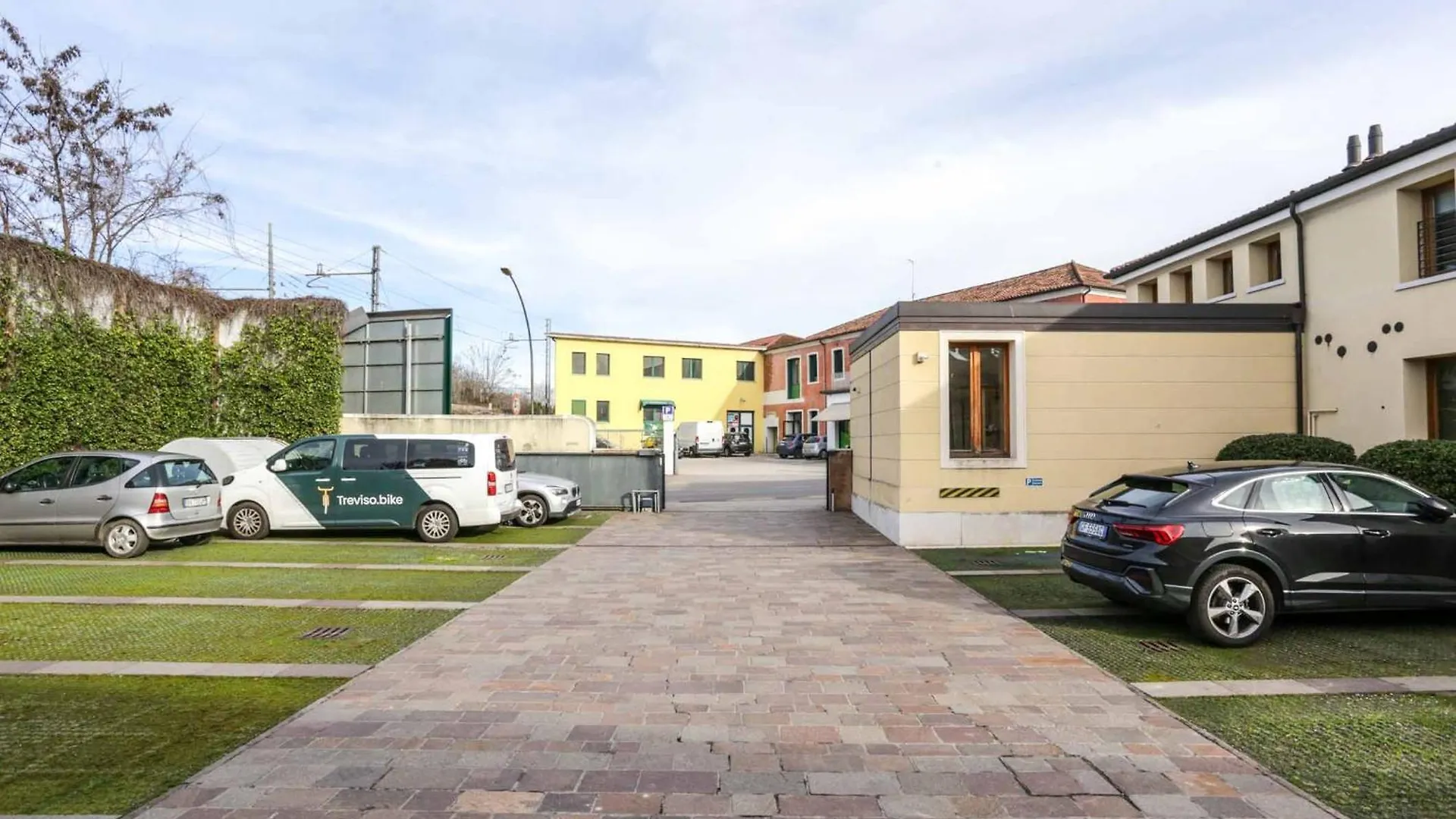 Casa Fiera Few Steps From The Centre With Car-Park דירה